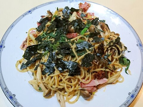 ベーコンとしめじのもずくパスタ
